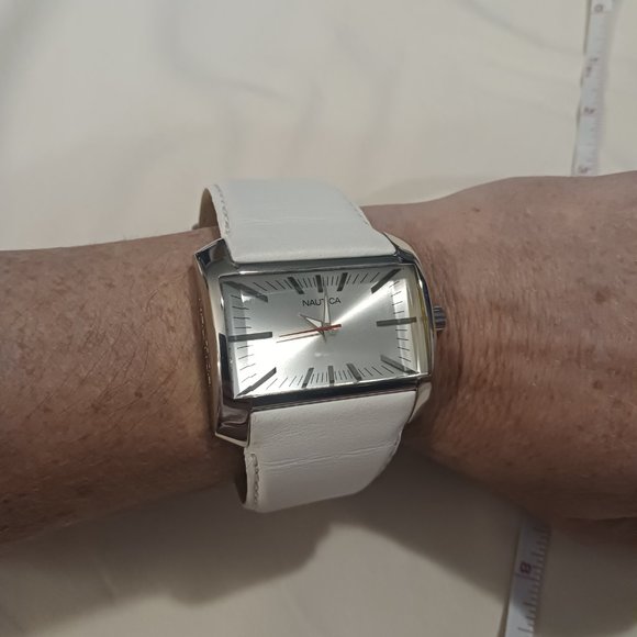Like-New VINTAGE NAUTICA Watch - Picture 2 of 13